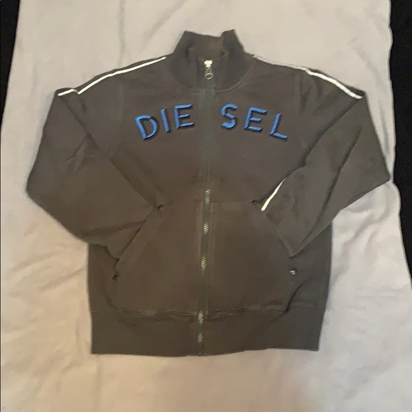 Boys sweater size medium - Picture 1 of 2